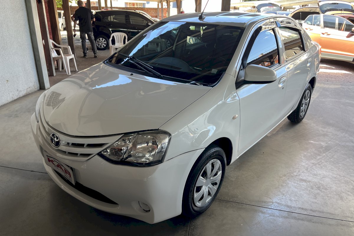 Etios sedan X