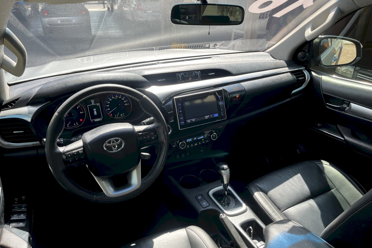 Hilux SRX