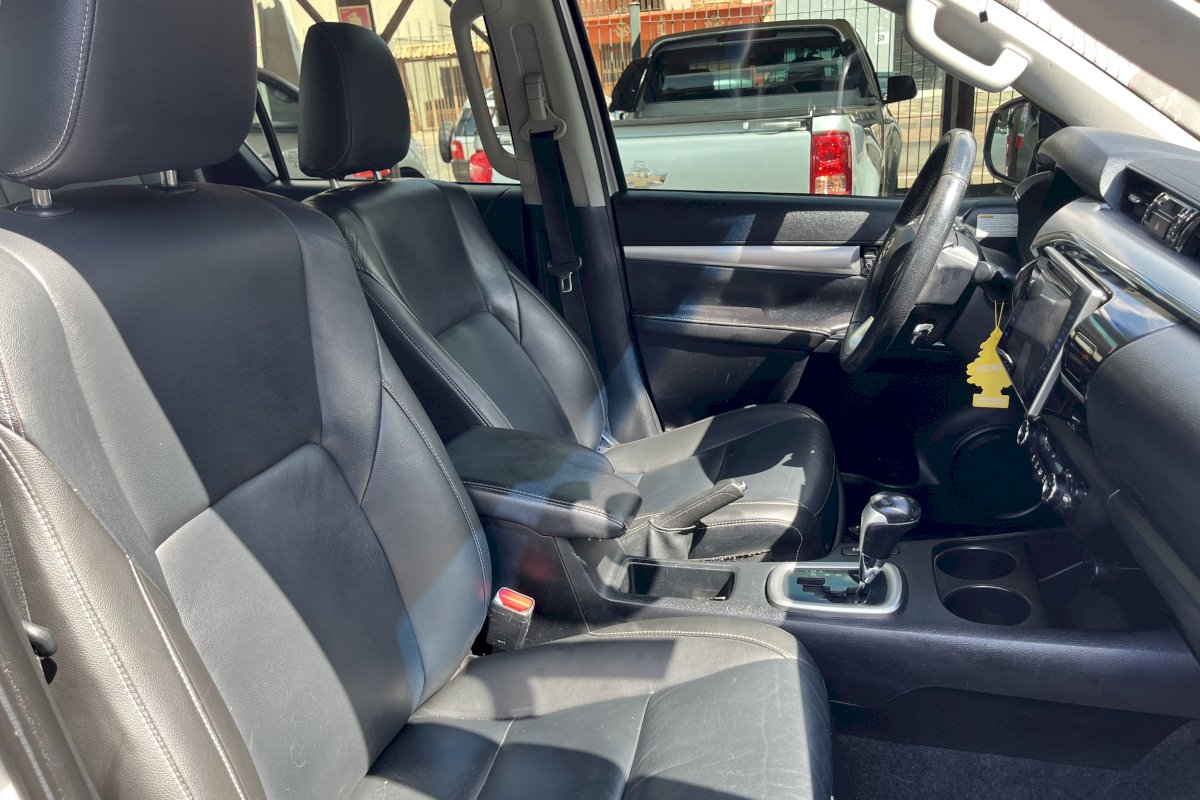 Hilux SRX