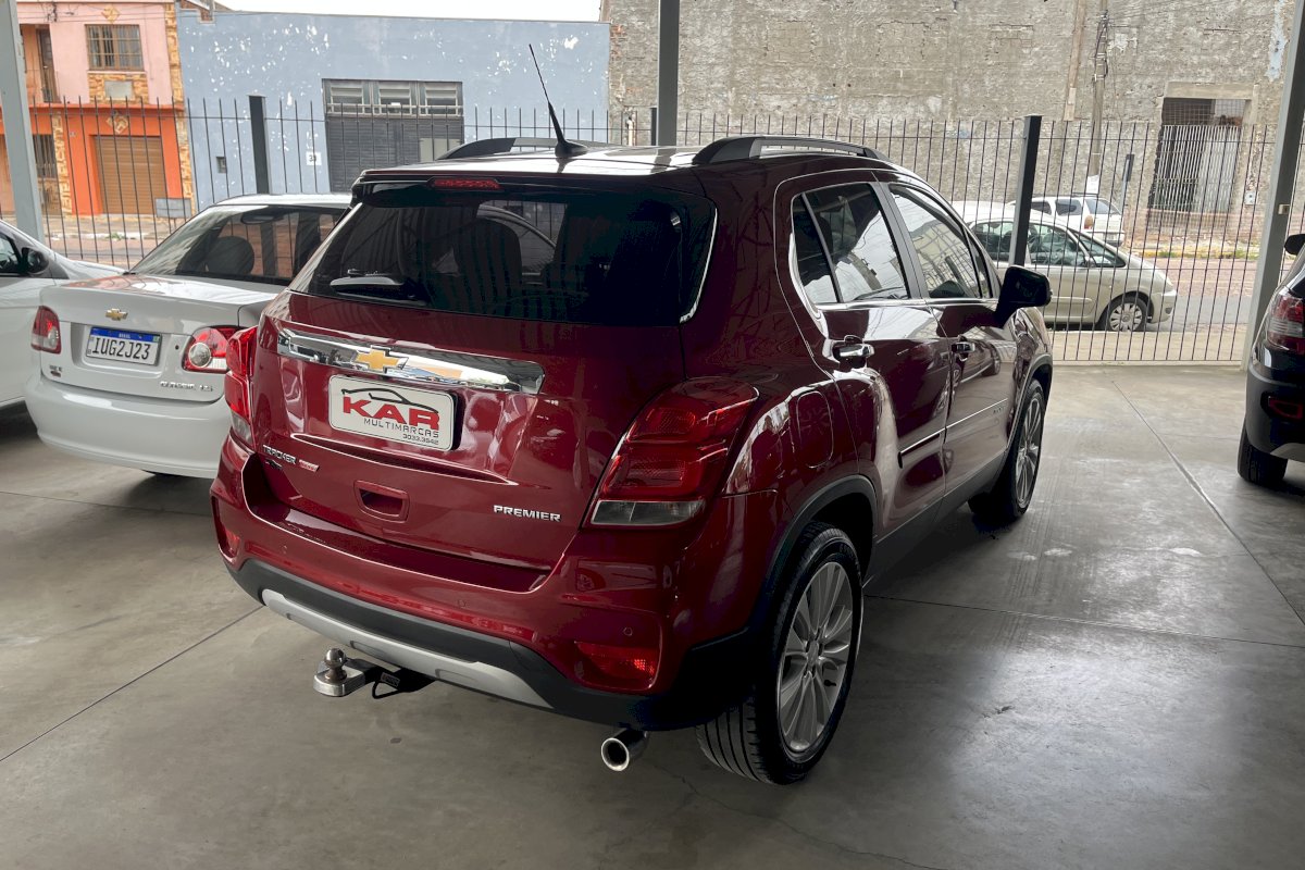 Tracker Premier