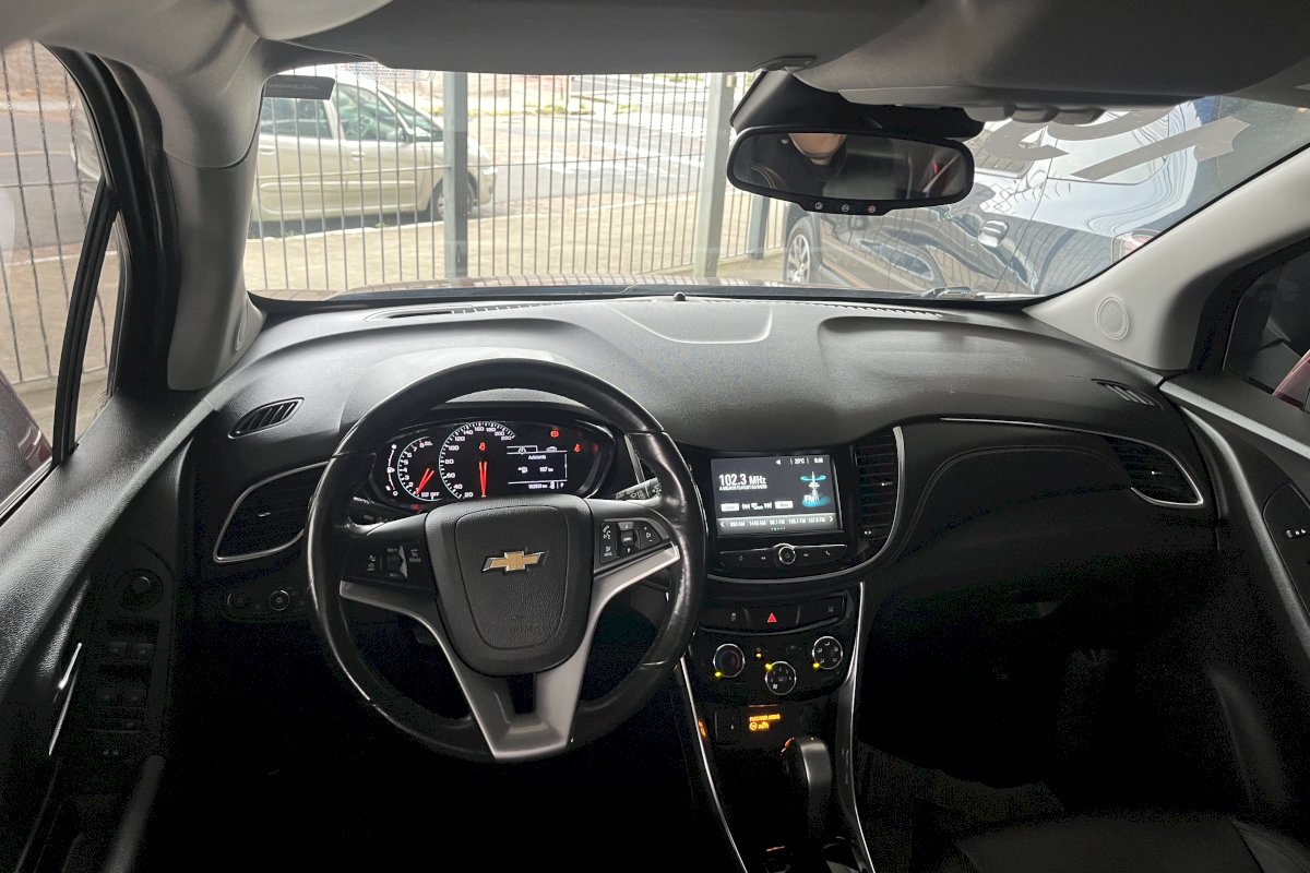 Tracker Premier