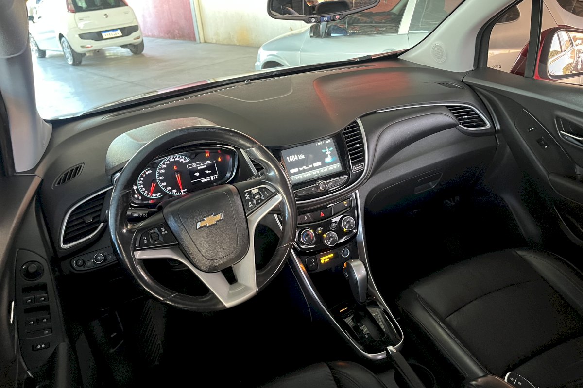 Tracker Premier