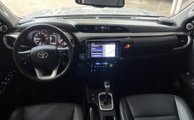 Hilux SRX
